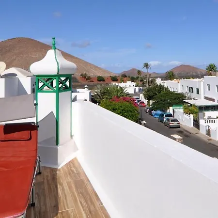 Bed & Breakfast Timanfaya 3*