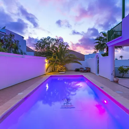 Bed & Breakfast Timanfaya 3*