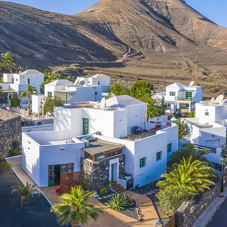 Timanfaya Bed & Breakfast 3*