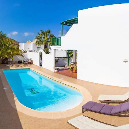 فندق مبيت وإفطار Timanfaya 4*