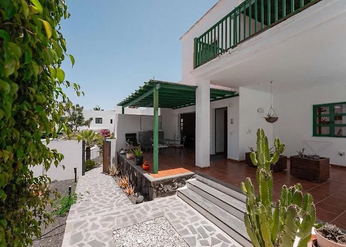 Bed & Breakfast Timanfaya 3*