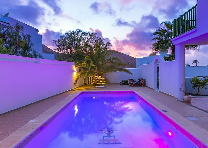 Bed & Breakfast Timanfaya 3*