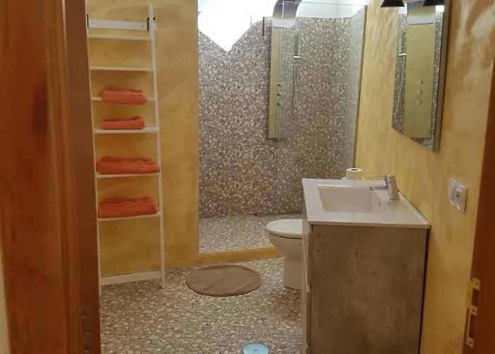 Timanfaya לינה וארוחת בוקר 3*