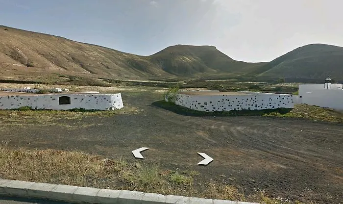 לינה וארוחת בוקר Timanfaya יאיזה