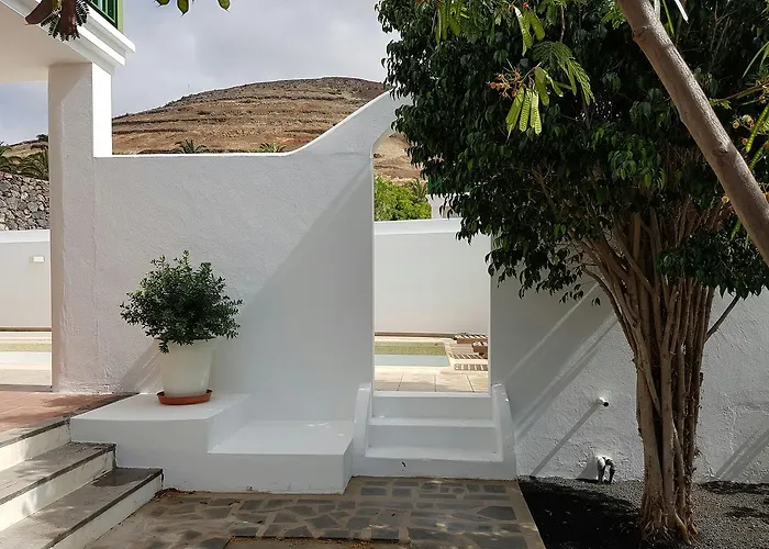 לינה וארוחת בוקר Timanfaya יאיזה